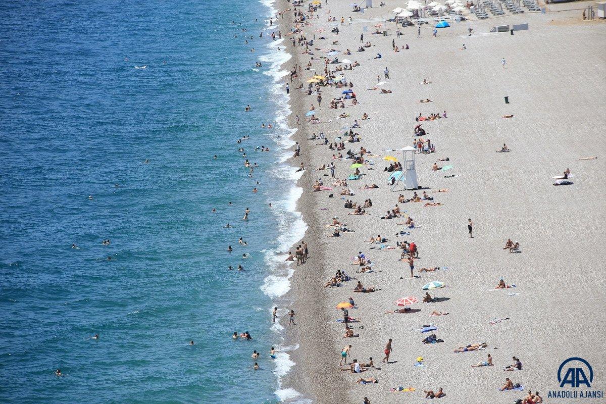 Muğla, Antalya ve Aydın'da sahiller doldu