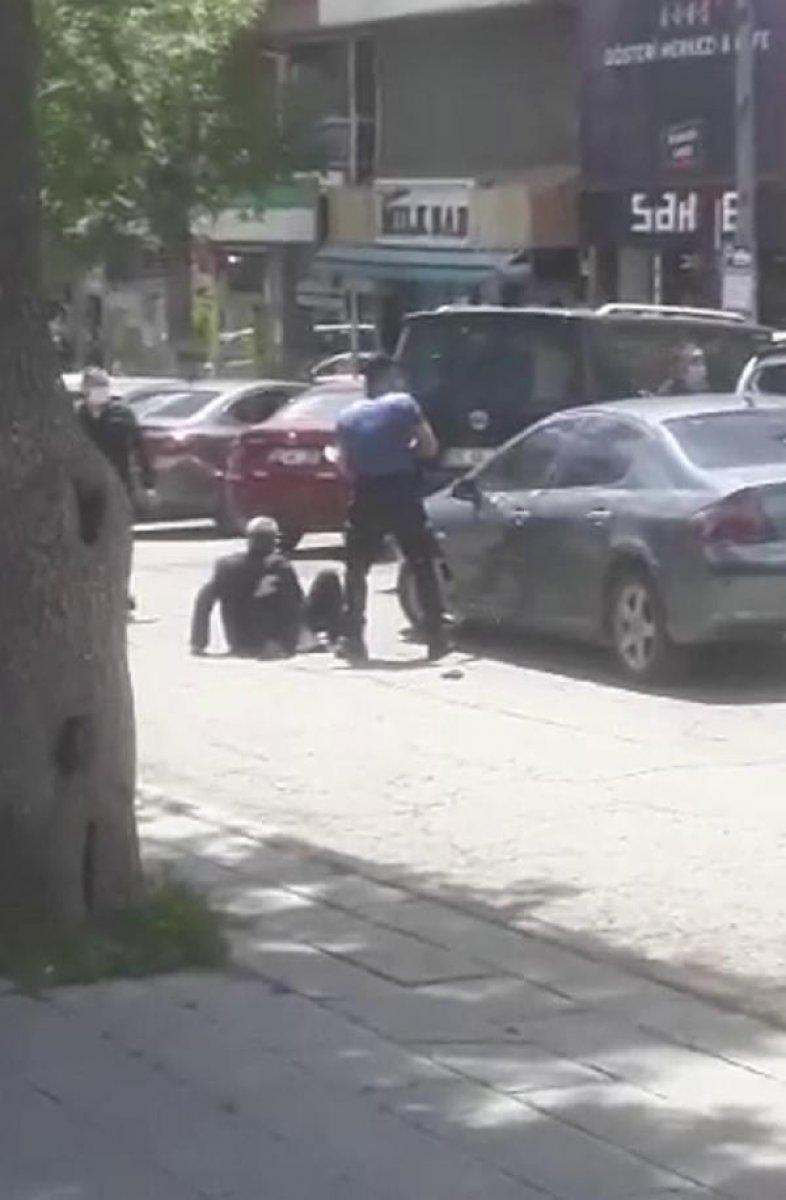 Kars'ta 'husumetliler' arasında silahlı çatışma: 2 yaralı