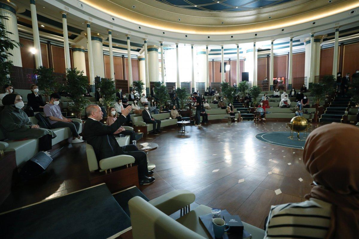 Cumhurbaşkanı Erdoğan gençlerin sorularını yanıtladı