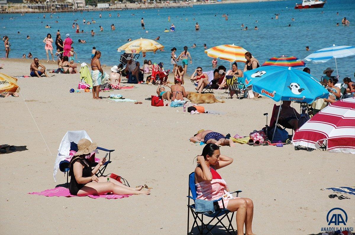 Muğla, Antalya ve Aydın'da sahiller doldu