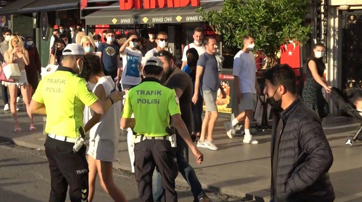 Taksim'deki Faslı turist çırılçıplak soyundu