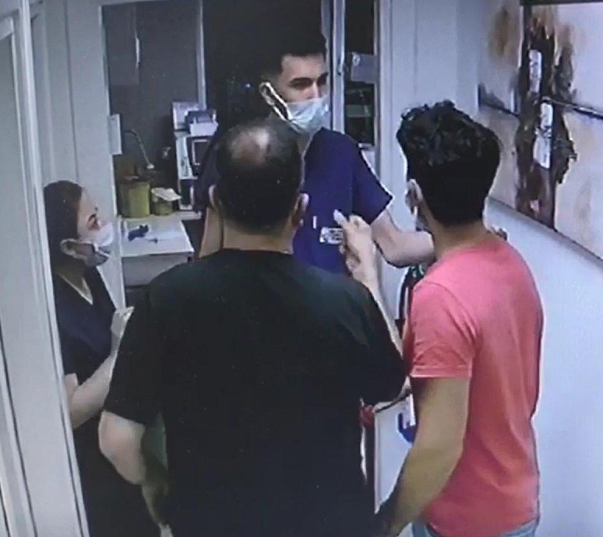 Kocaeli’de damar yolu açan hemşireye yumruk attı