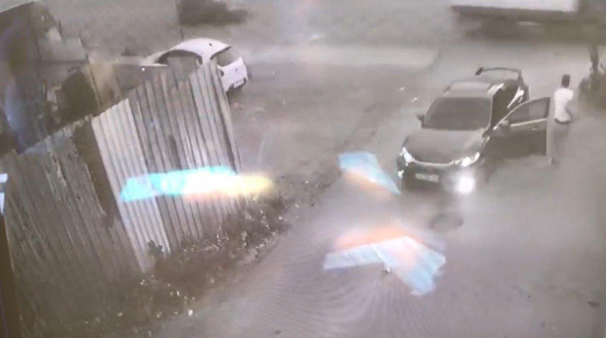 Avcılar’da polisten kaçan sürücü, ortalığı birbirine kattı