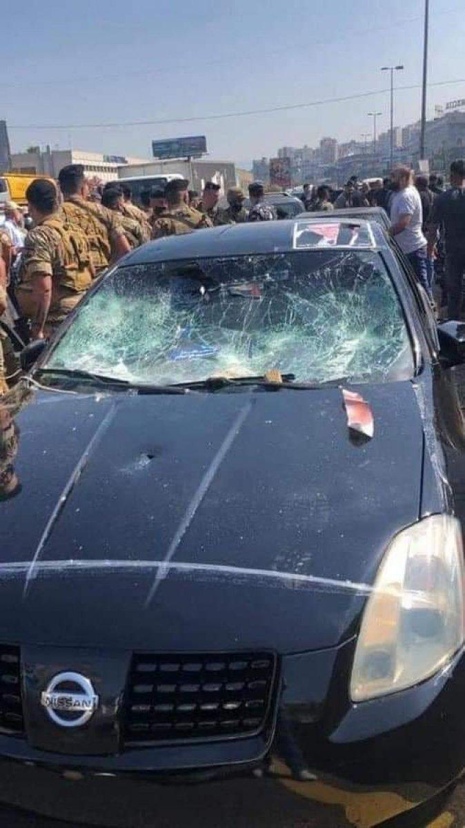 Lübnanlılar ile Suriyeliler arasında trafik ortasında kavga