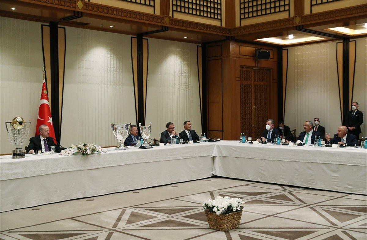 Cumhurbaşkanı Erdoğan, şampiyon Beşiktaş'ı kabul etti