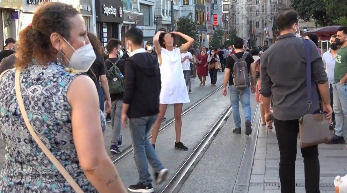 Taksim'deki Faslı turist çırılçıplak soyundu