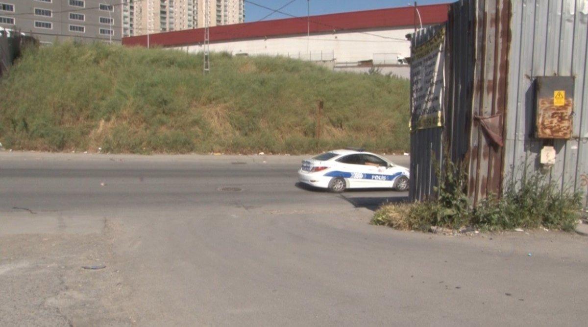 Avcılar’da polisten kaçan sürücü, ortalığı birbirine kattı