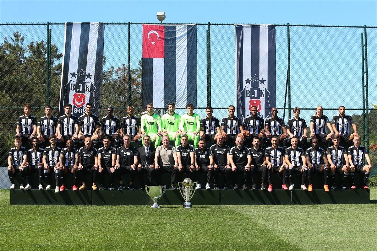 Beşiktaş, şampiyonluk için poster çekimi düzenledi