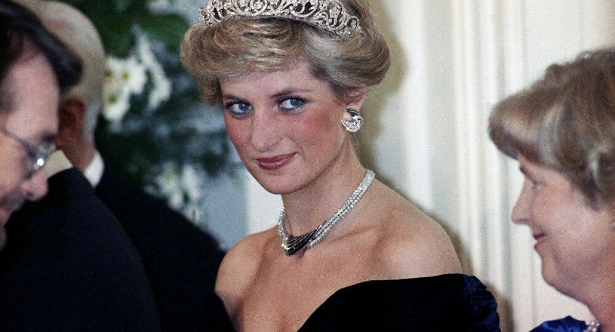 Prens William ve kardeşi Prens Harry anneleri Prenses Diana'nın ölümü için BBC'yi suçladı