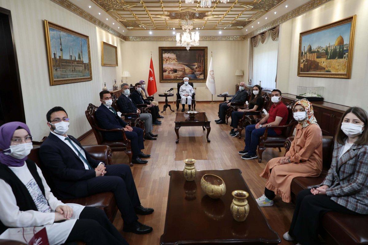 Diyanet İşleri Başkanı Erbaş: Gençler, Filistin davasını aklınızdan çıkarmayın