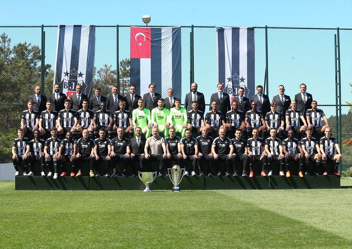 Beşiktaş, şampiyonluk için poster çekimi düzenledi