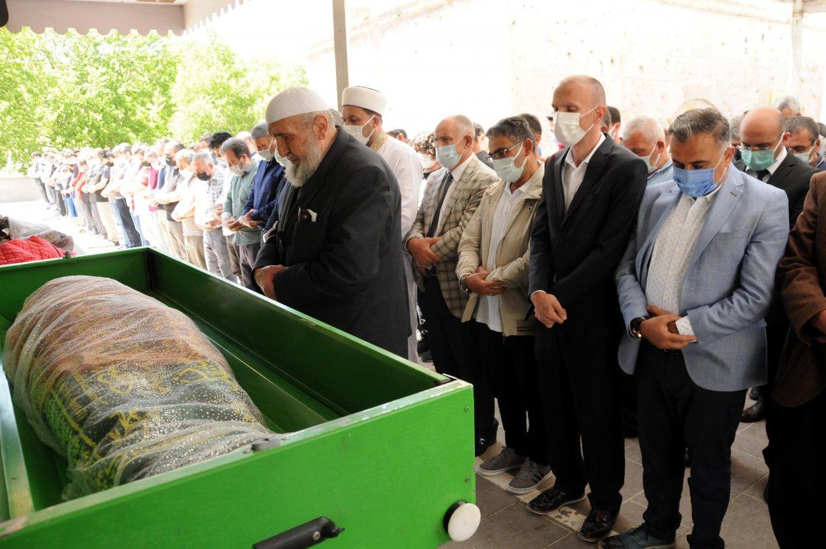 Kayseri'de, öldürülen Arife öğretmen son yolculuğuna uğurlandı