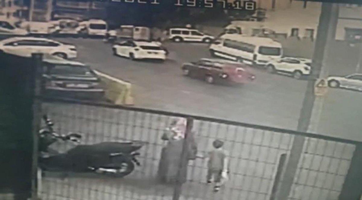 Kağıthane’de asker eğlencesi yapan grup, emniyetin önünden geçince yakalandı