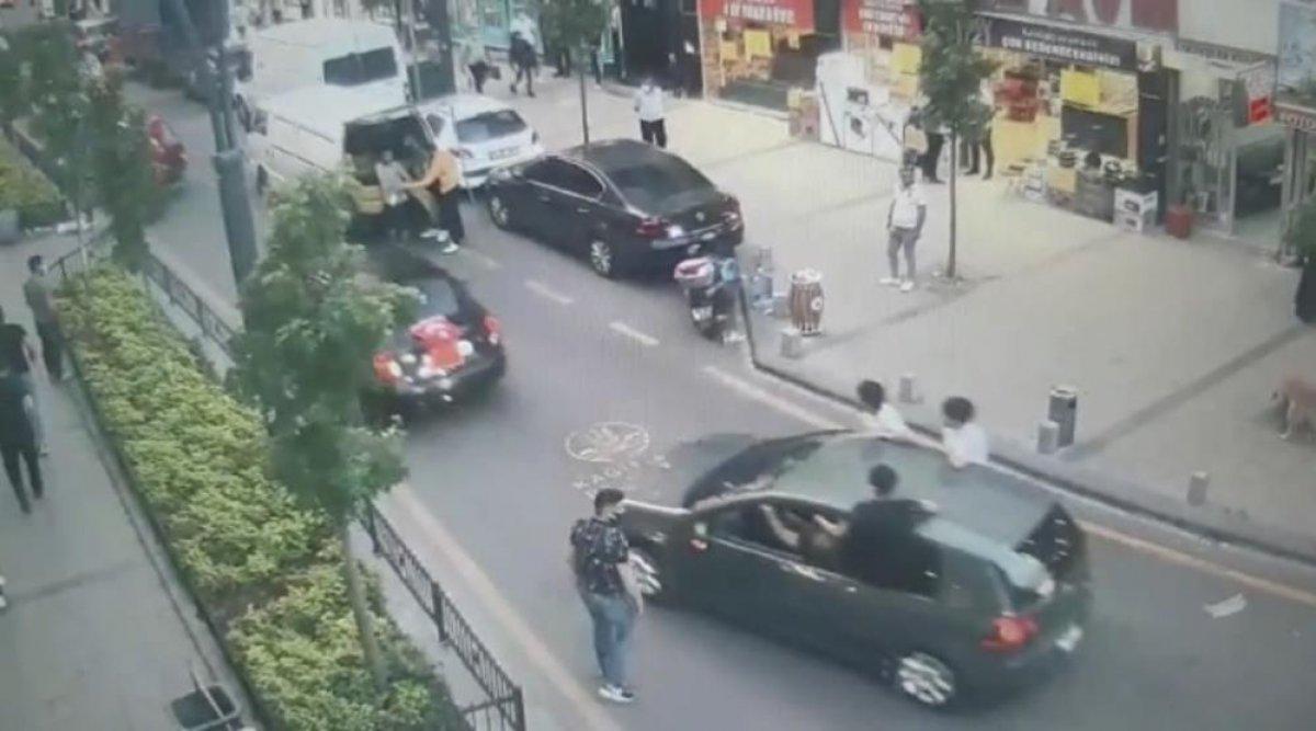 Kağıthane’de asker eğlencesi yapan grup, emniyetin önünden geçince yakalandı