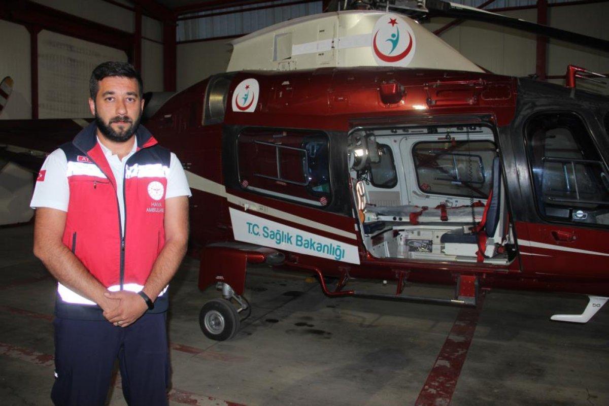 Afyonkarahisar’da yanan bebeği kucağında taşıyan sağlıkçı