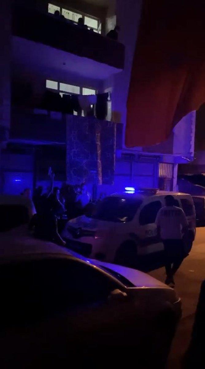 İstanbul'da kısıtlamaya rağmen asker eğlencesi