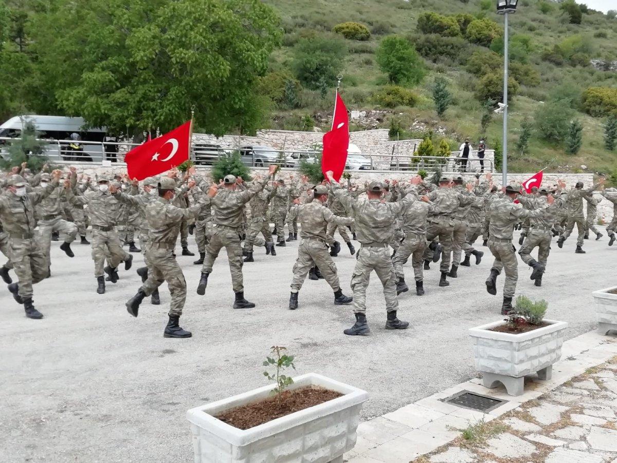 Burdur'da komandolardan harmandalı