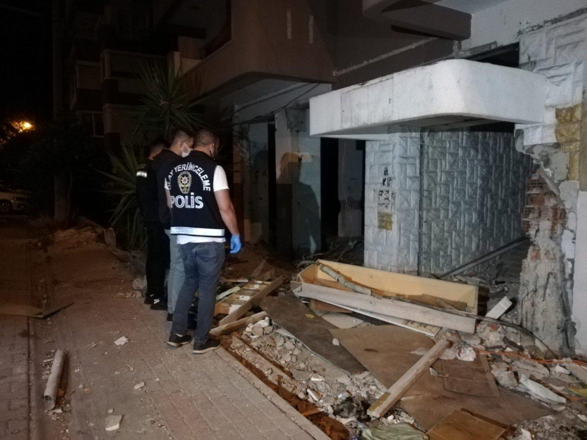 İzmir'de kablo çalmak isteyen şahıs elektrik çarpması sonucu hayatını kaybetti