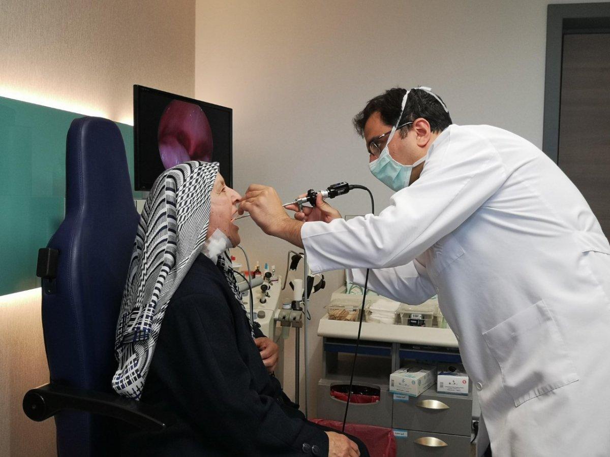 İstanbul'da bir kadının tükürük bezinde taş çıktı