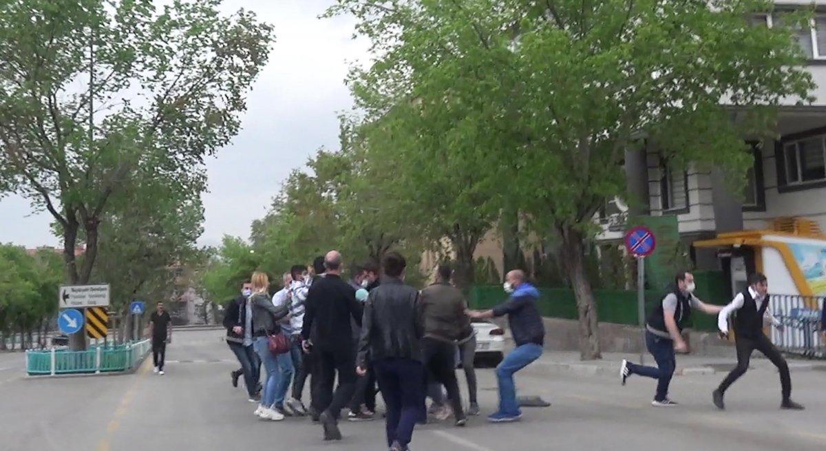Erzurum'da adliye binası önünde kavga