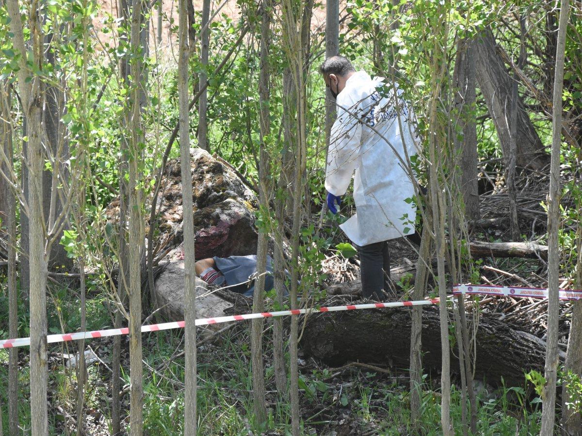 Sivas’ta baba ile oğlu kalaşnikoflu saldırıya uğradı