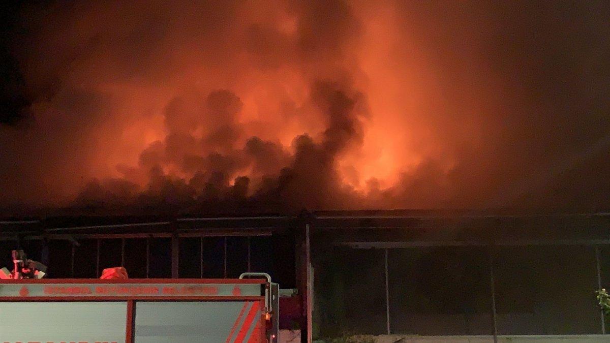 Üsküdar'da bir kafede yangın çıktı