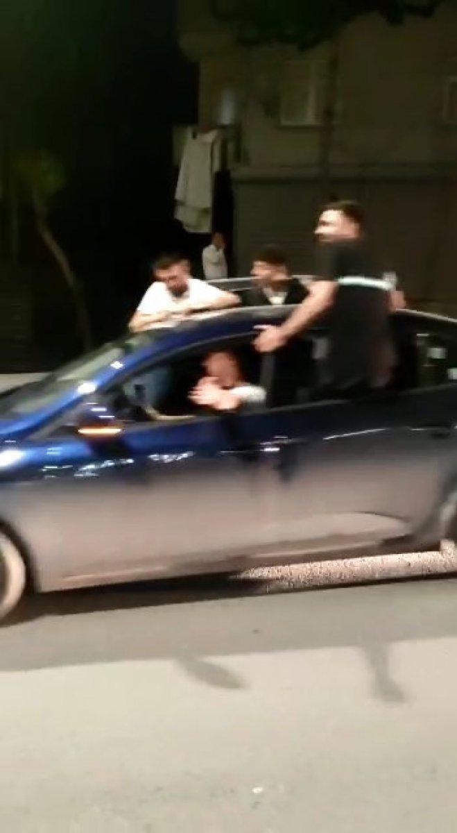 İstanbul'da kısıtlamaya rağmen asker eğlencesi