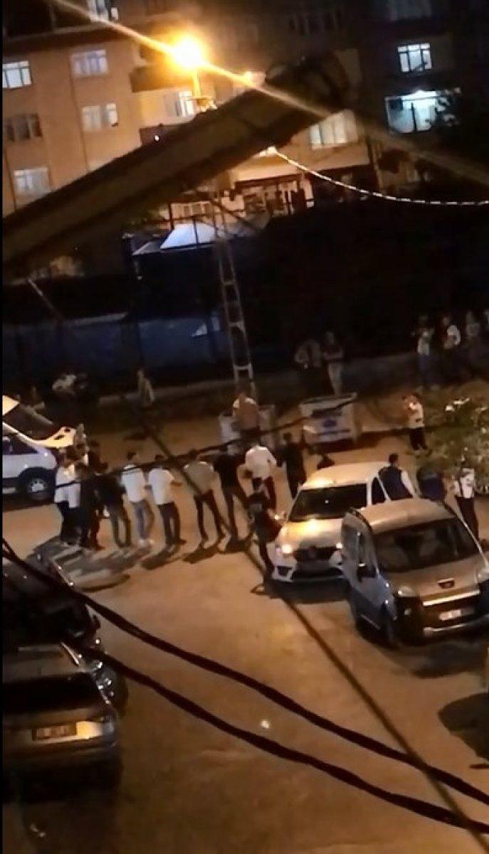 İstanbul'da kısıtlamaya rağmen asker eğlencesi