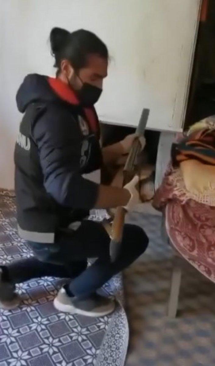 Kastamonu'da seccadeye gizlenmiş uyuşturucu yakalandı