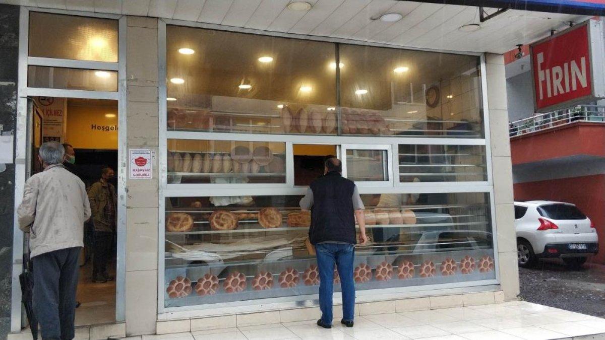 Samsun'da hamur kesme makinesine elini kaptırdı