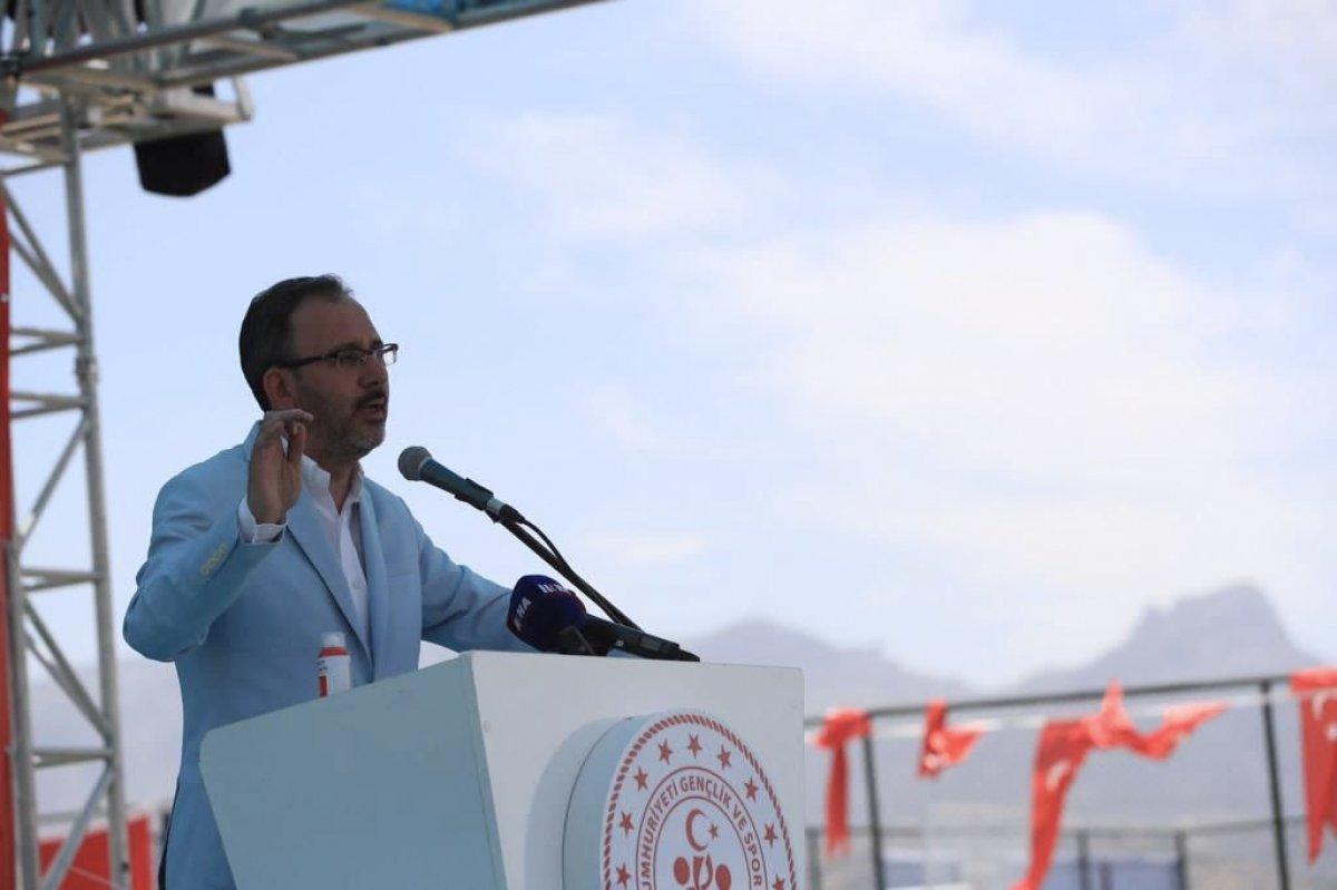 Bakan Kasapoğlu, Şırnak'ta Cudi Cup Tenis Turnuvası'nı izledi