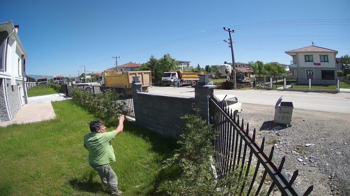 Düzce’de üşengeçlik yapan adam fenomen oldu