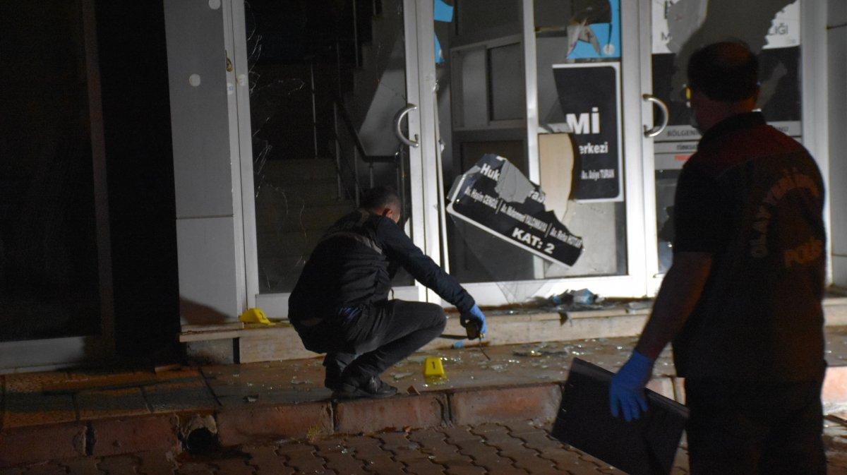 Malatya’da, İYİ Parti binasına sopalı saldırı