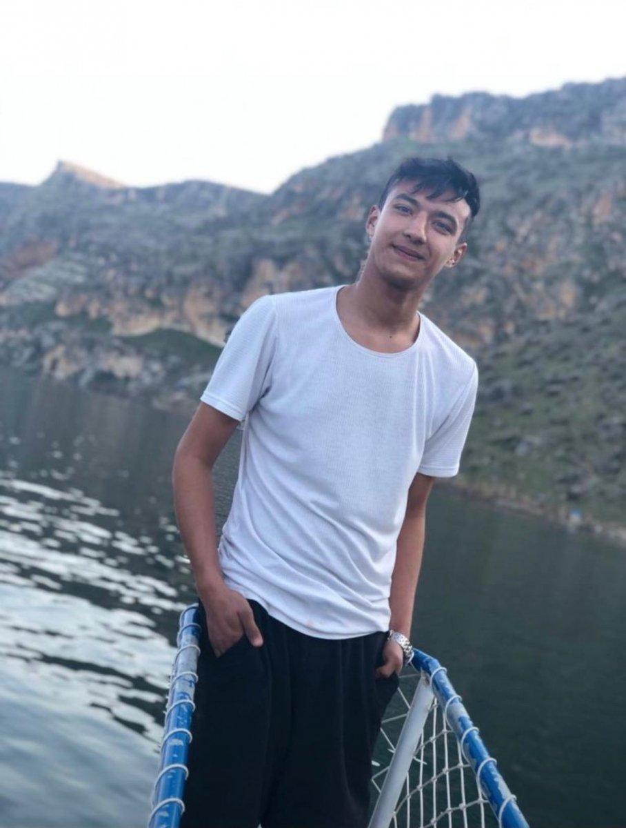 Gaziantep’te kontrolsüz park eden tıra çarpan genç, yaşam mücadelesini kaybetti