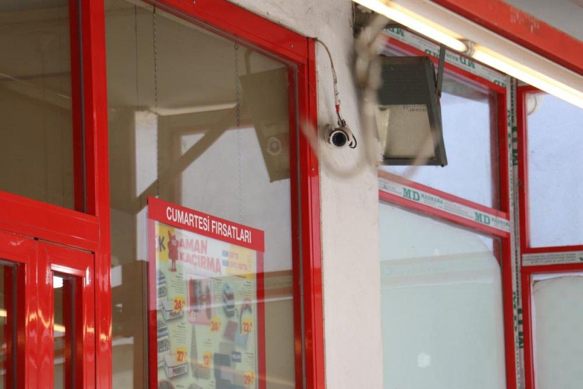 Yalova'da 'maske' uyarısı yapan çalışan darbedildi