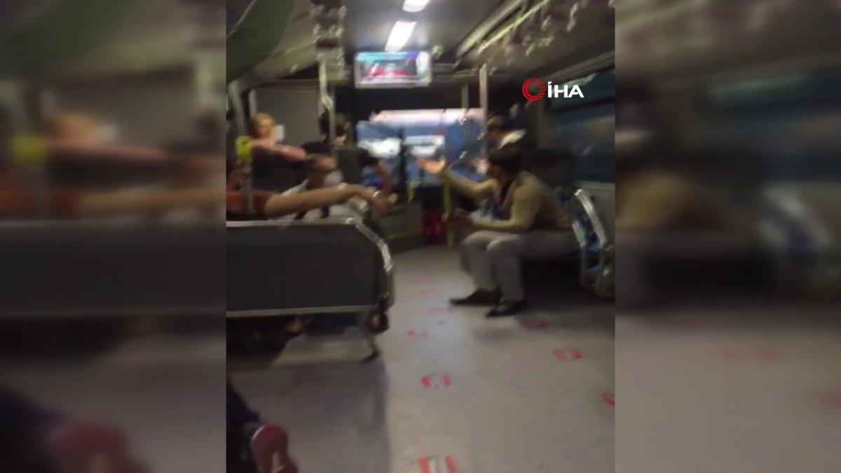 İstanbul'da metrobüste, 'bacak bacak üstüne attın' kavgası çıktı