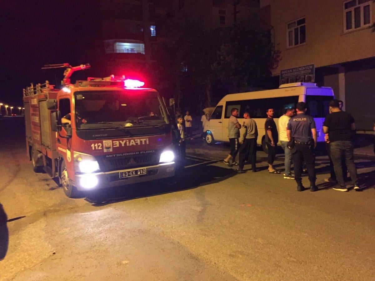 Şanlıurfa'da park halindeki minibüs kundaklandı