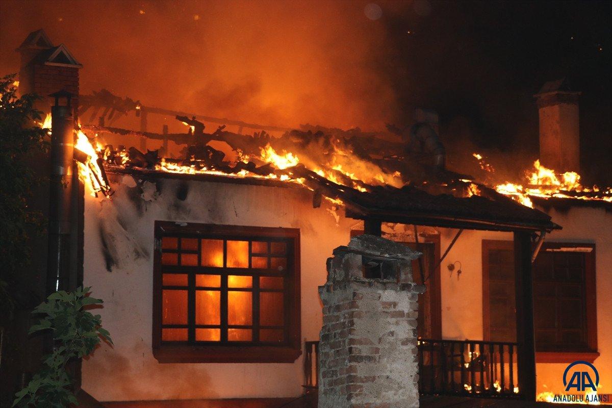Amasya'da otel olarak kullanılan tarihi konakta yangın çıktı