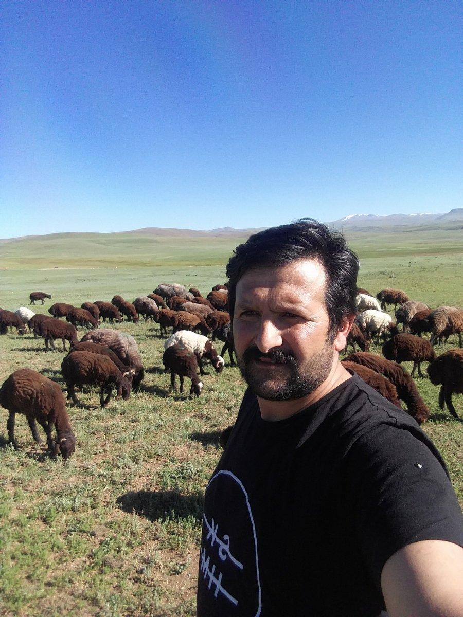 Erzurum'daki kazada, aracının altında ezilen adam vefat etti