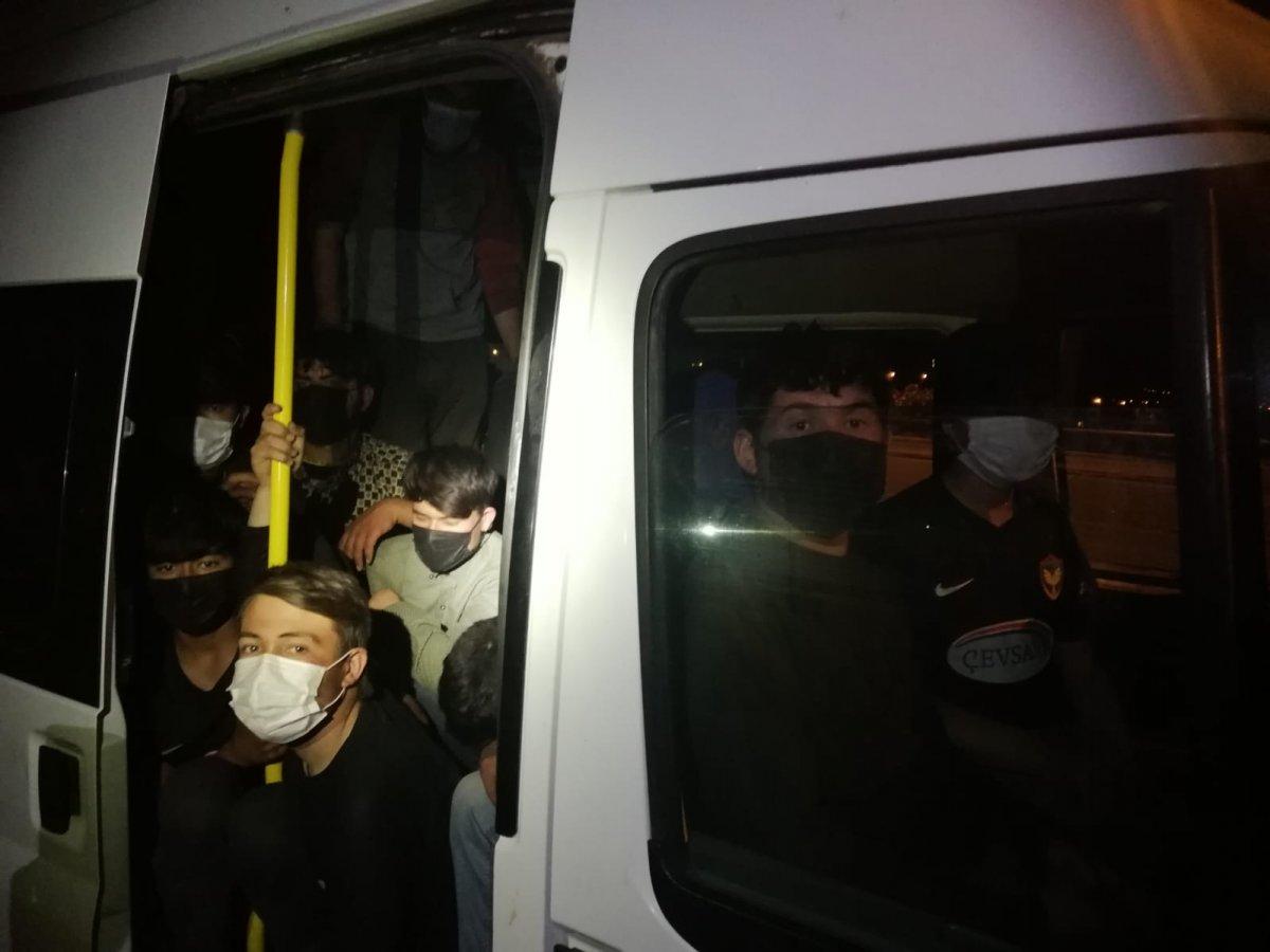 Osmaniye’de 74 kaçak göçmen yakalandı