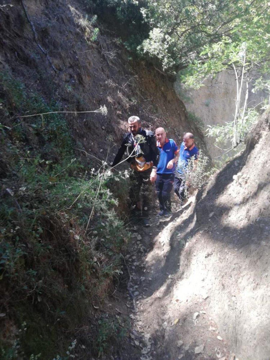 Manisa'da motosikletiyle kaza yaptı, imdadına AFAD yetişti