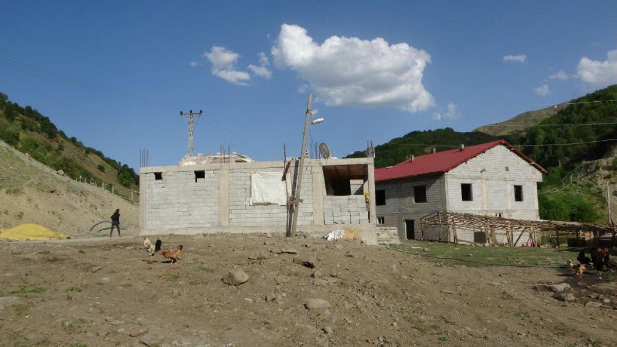 Muş'ta terörden temizlenen köylere dönüş başladı