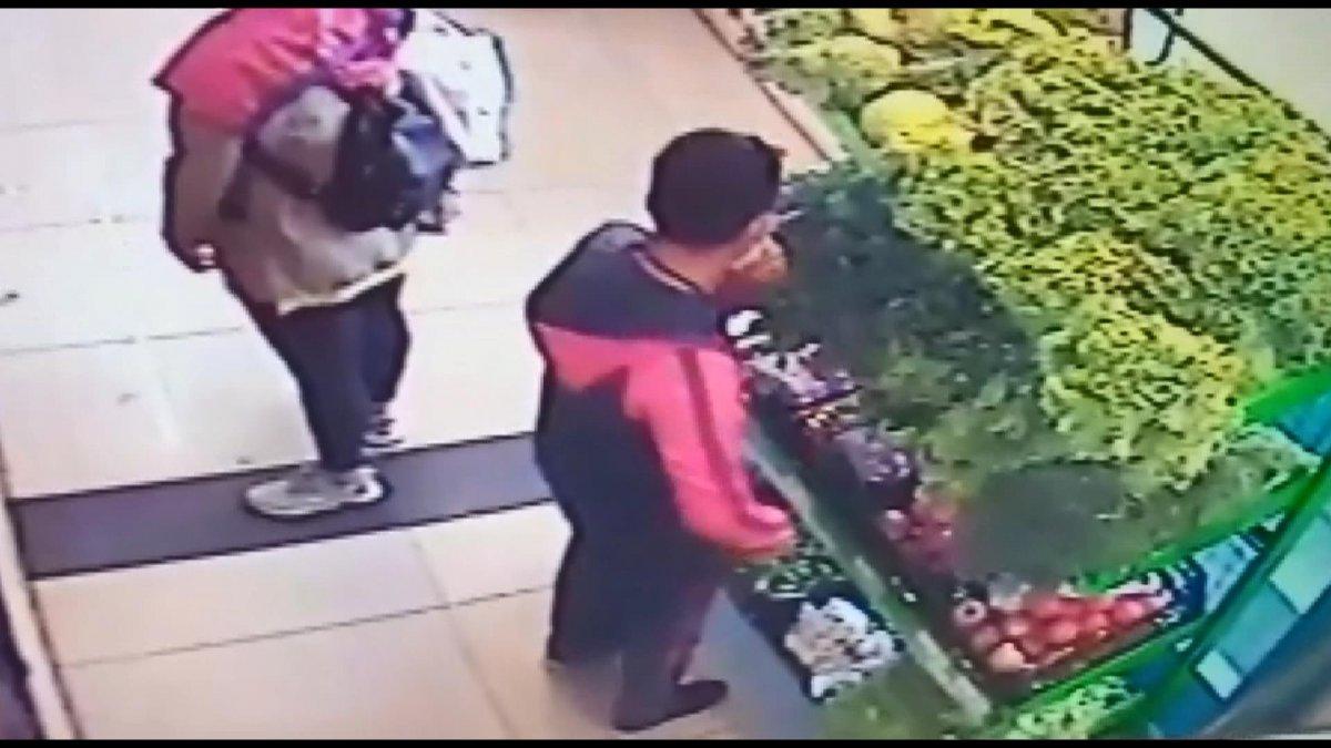 Esenyurt'ta, kadının cebinden telefonunun çalınma anı