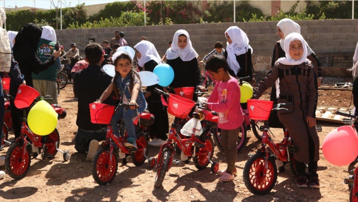 Acıbadem Okulları'ndan Bir Bisikletle Mutluluğa Kapı Açıyoruz kampanyası