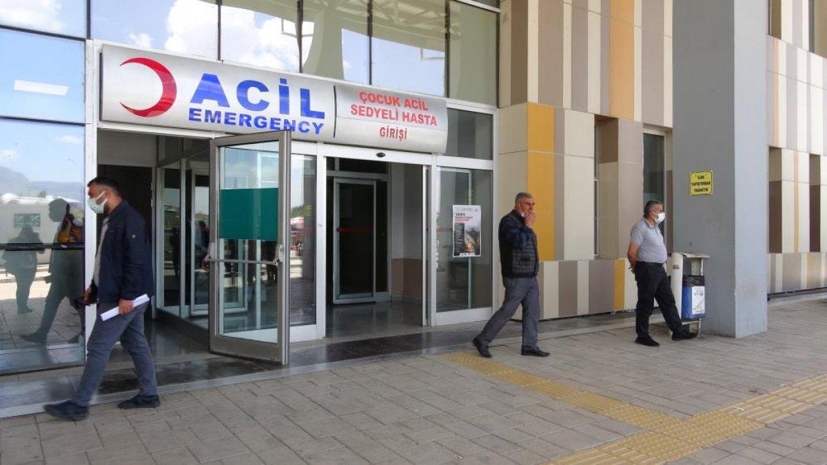 Van'da yaralı olarak geldiği hastanede 6 kişiyi darbetti