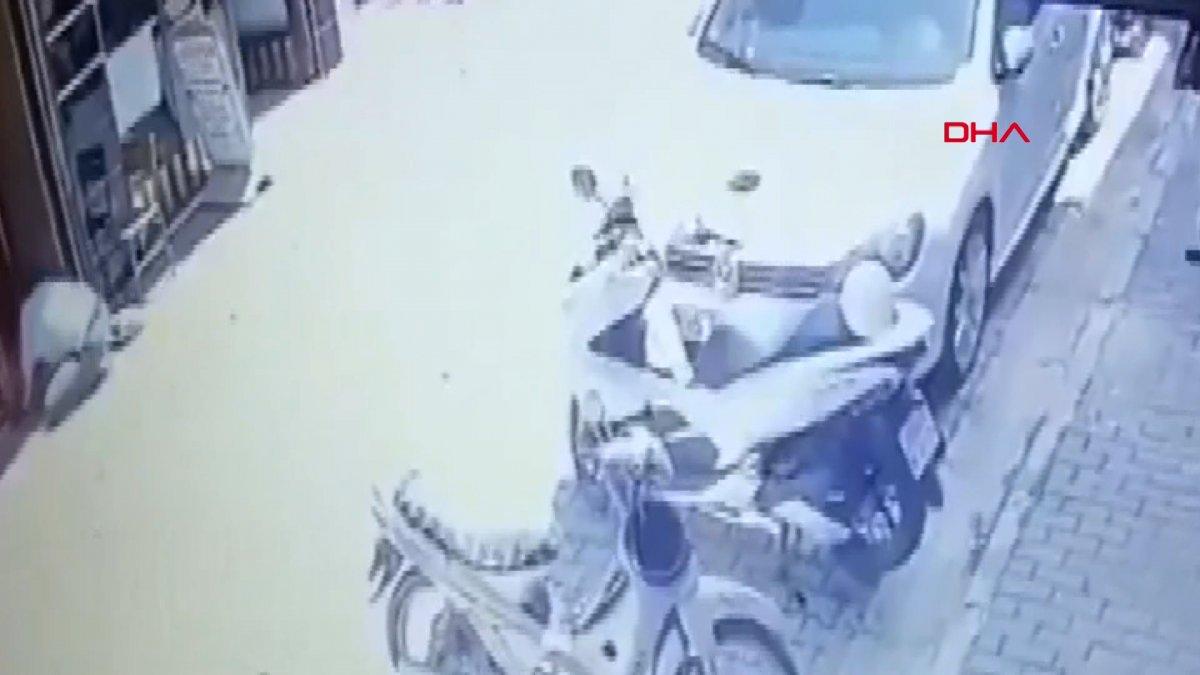 İzmir'de boşandığı eşini ve birlikte olduğu iki kişiyi yaraladı