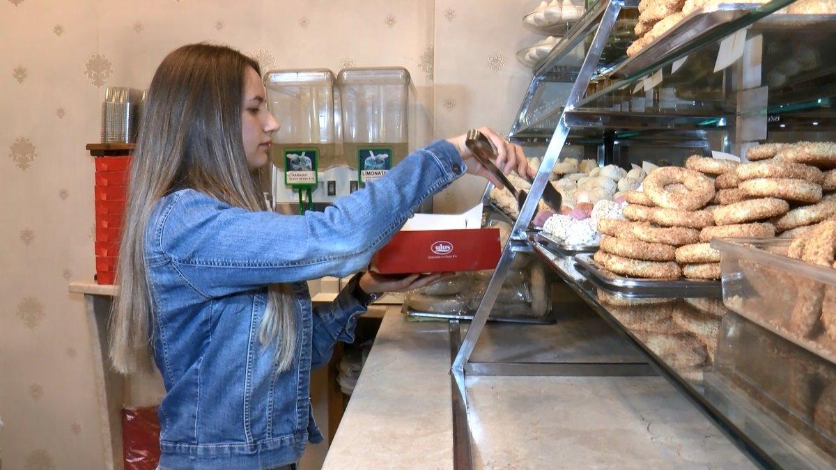 Bursa'da genç kadının cep telefonunu çalan kişi güvenlik kameralarına yansıdı