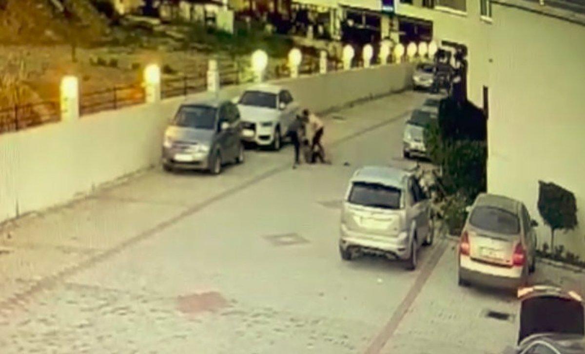Antalya'da kadın öğretmen komşuları tarafından darbedildi