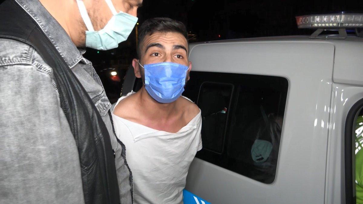 Bursa’da kısıtlamada polisten kaçan sürücü kaza yaptı