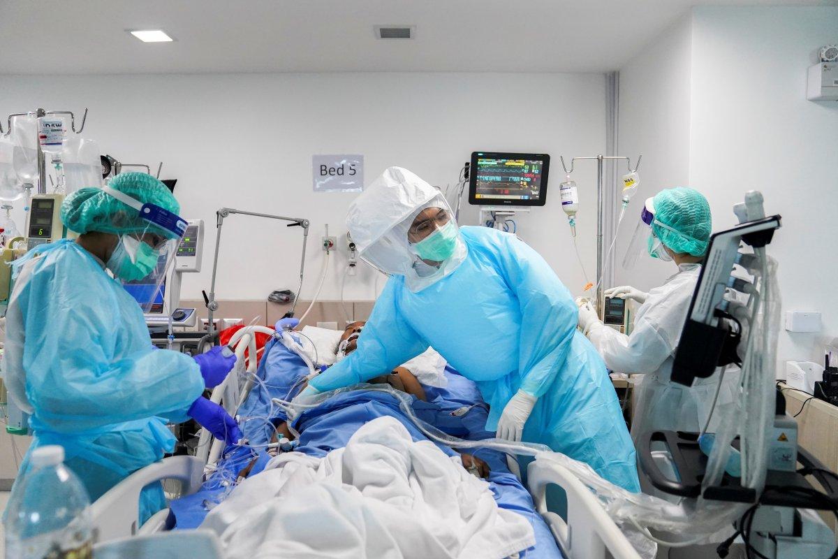 Oxford: Aşılar hastaneye yatışları engellediğinde salgın bitti diyebiliriz